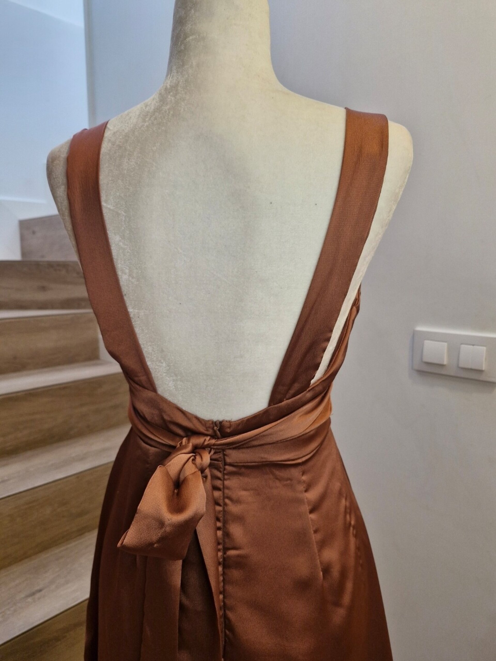 Vestido cutout con abertura - 4